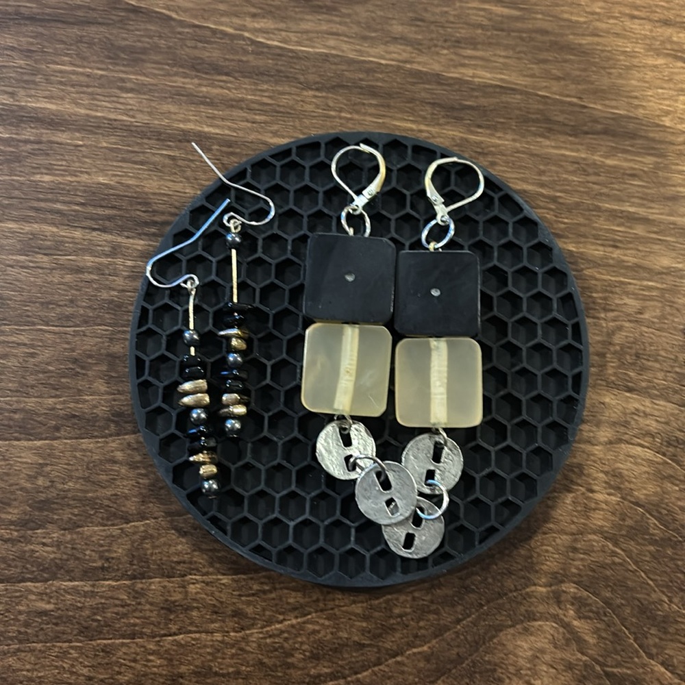 Chic Black and Cream Earrings Set